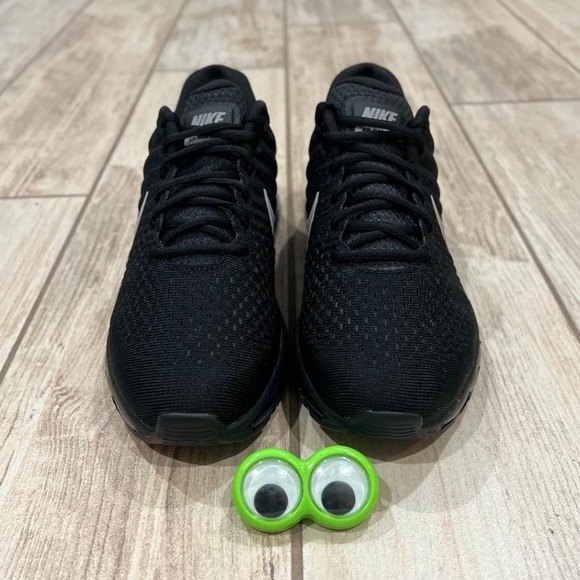 🔥NEW Nike Air Max 2017 Running Triple Black Reflective White Shoes Men’s - Picture 4 of 8